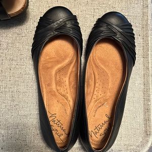 Women’s size 8.5 black flats